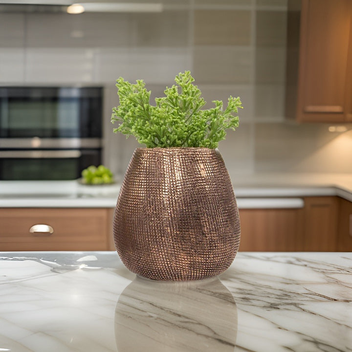 Mesh vase in antique rose gold