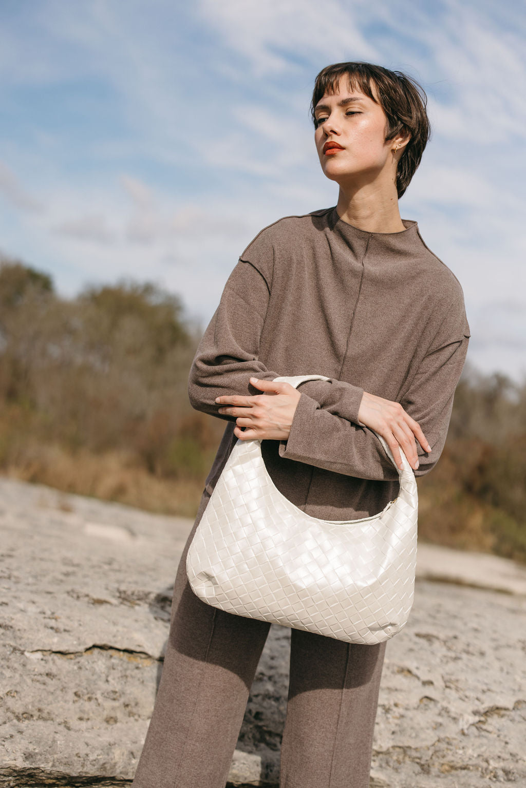 Liv shoulder bag made of vegan material in mother of pearl