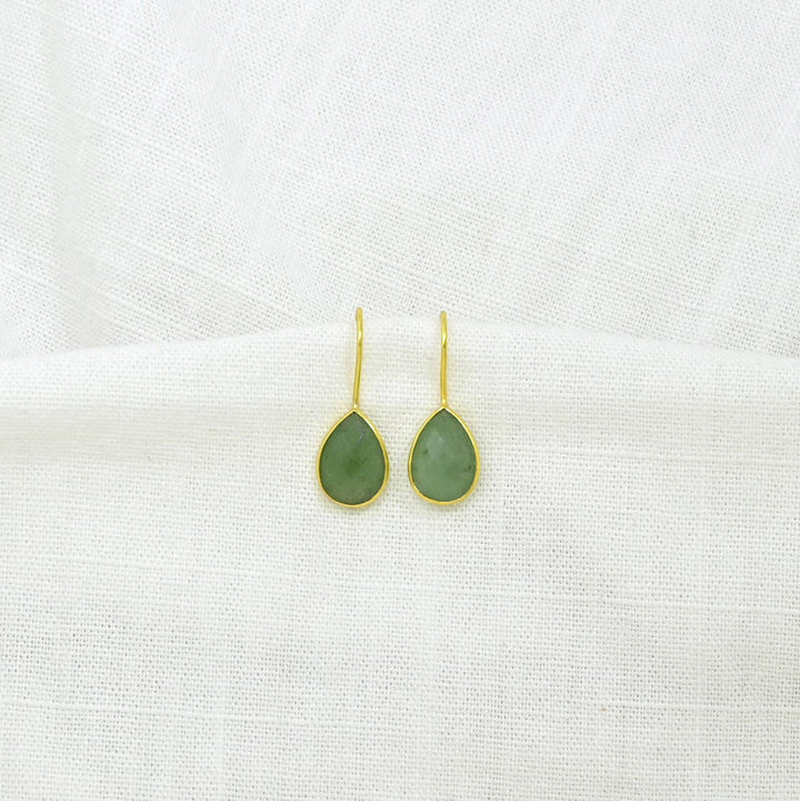 Teardrop green aventurine gold earring