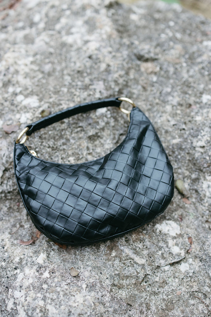 Mila Crossbody aus recycletem veganem Material in Schwarz