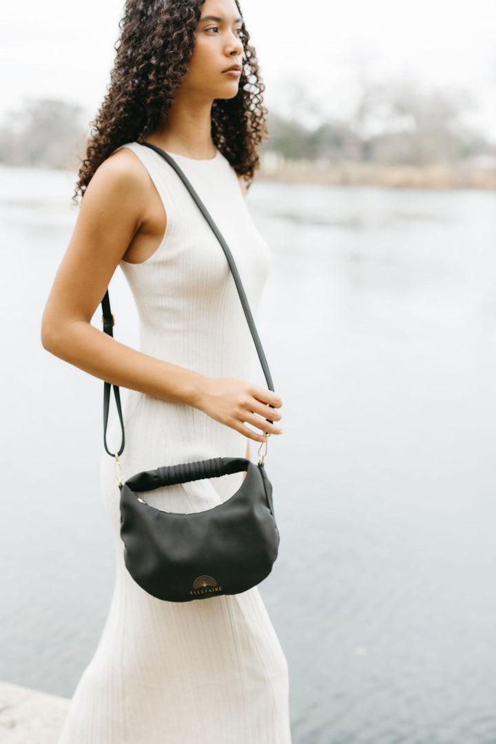 Sienna Crossbody Handtasche aus recyceltem veganem Material in Schwarz