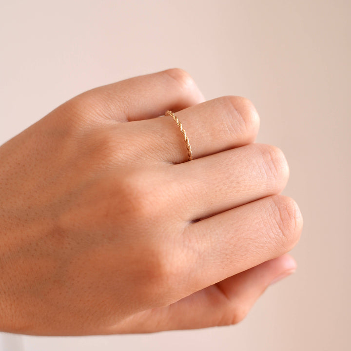 Gold-plated twisted ladies ring