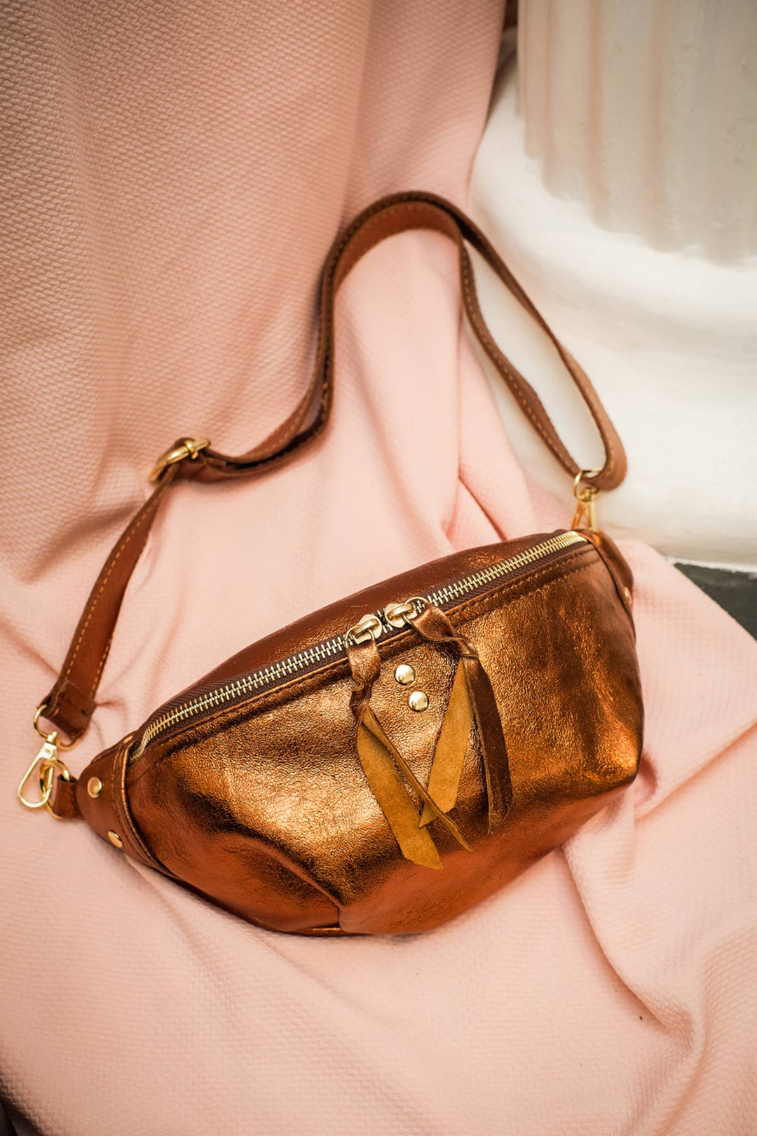 Nelly leather bag in bronze