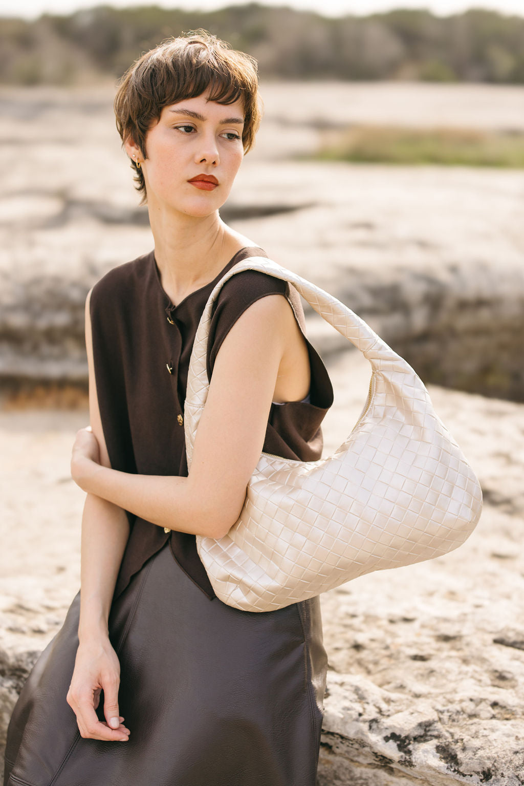 Liv shoulder bag made of vegan material in pearl beige