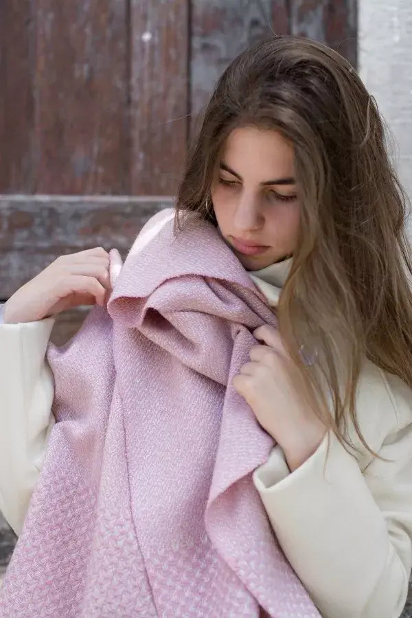 Wool Scarf Swallow Cloud Pink