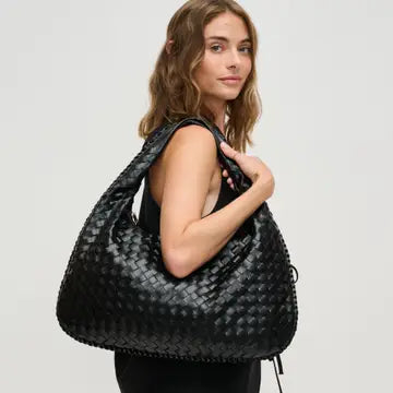 Valeria Hobo shoulder bag made of vegan material in black