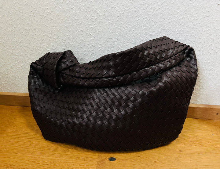 Lou shoulder bag made from recycled vegan material in coffee