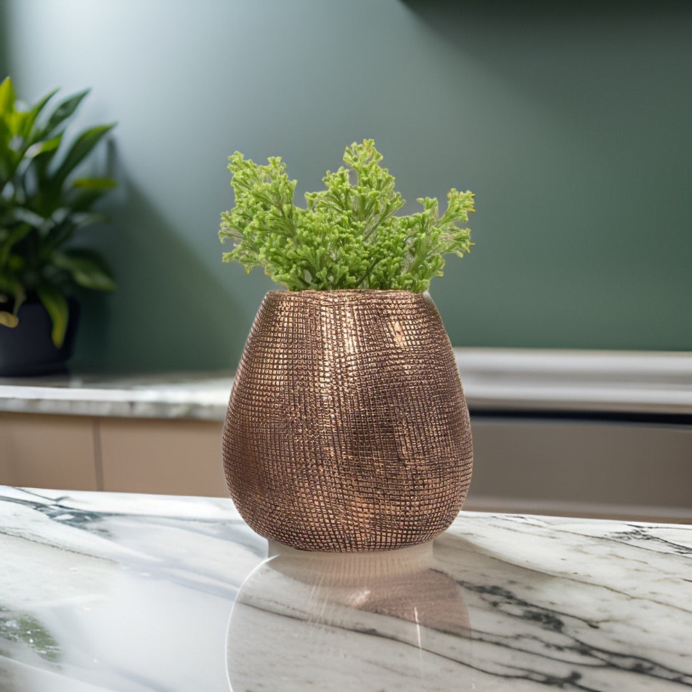 Mesh vase in antique rose gold