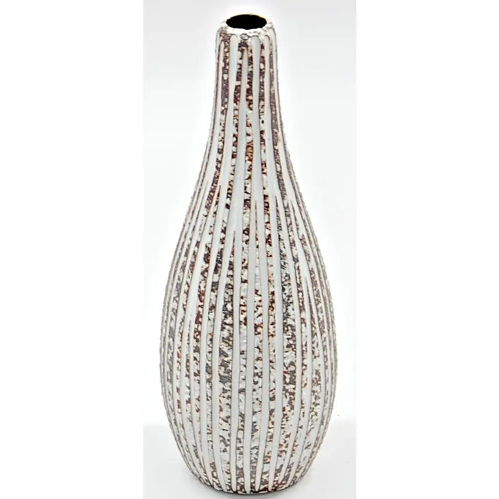 Modo Yara bud vase made of porcelain ceramic 