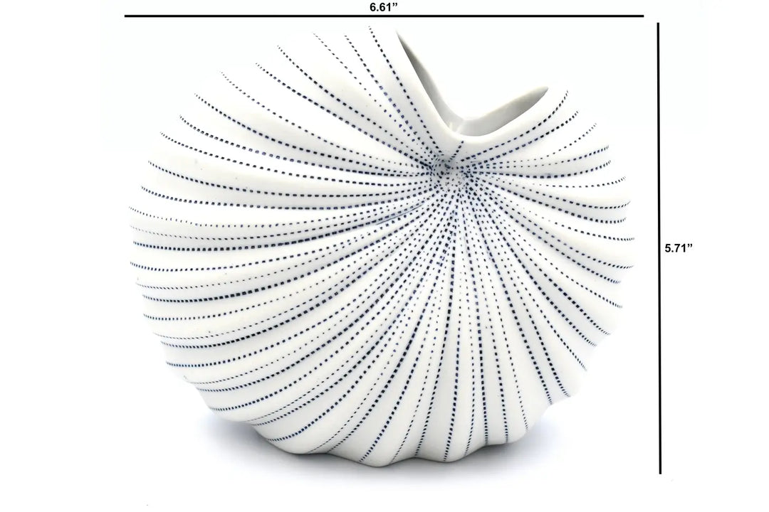 Shell vase Drop made of porcelain ceramic