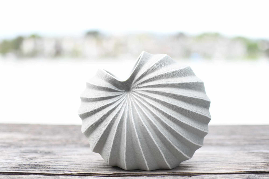 Shell vase Gray made of porcelain ceramic