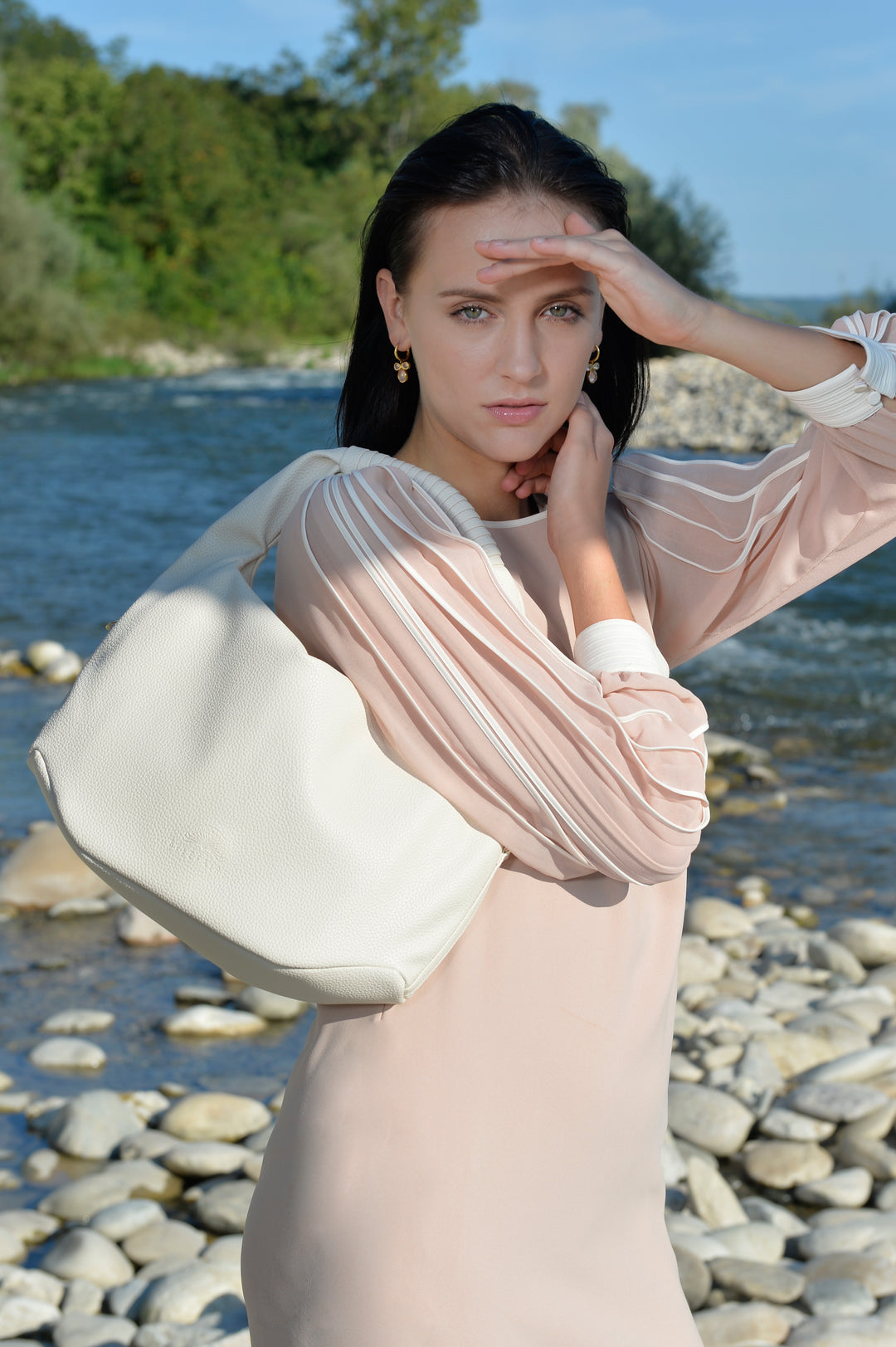 Hanna crossbody handbag made from recycled vegan material in crema