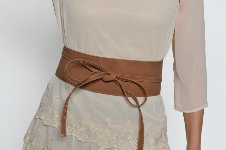 Maila belt made from recycled vegan material in Dark Caramel