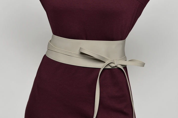 Maila belt made from recycled vegan material in Soft Grey