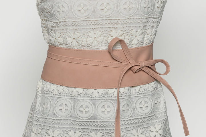 Maila belt made from recycled vegan material in Rose