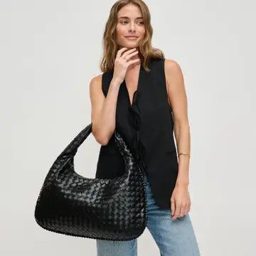 Valeria Hobo shoulder bag made of vegan material in black