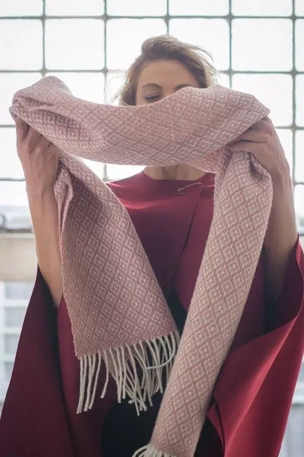 Wool Scarf Flower Old Pink