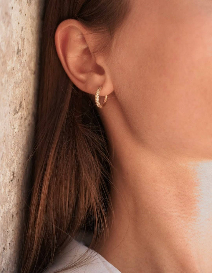 Mea Modern mini hoop earrings made of steel