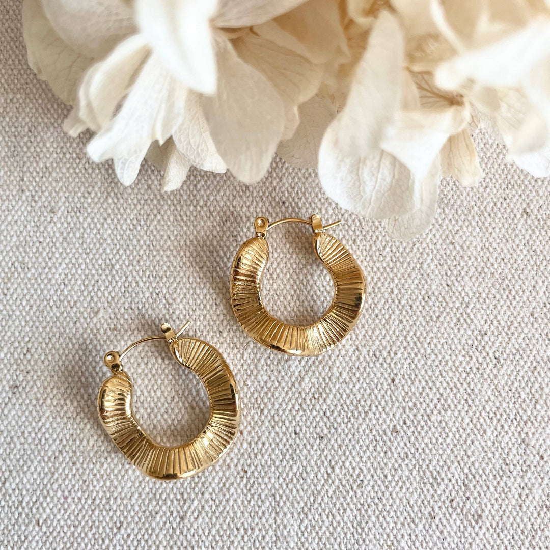 Everyday Golden Wavy Hoop Earrings