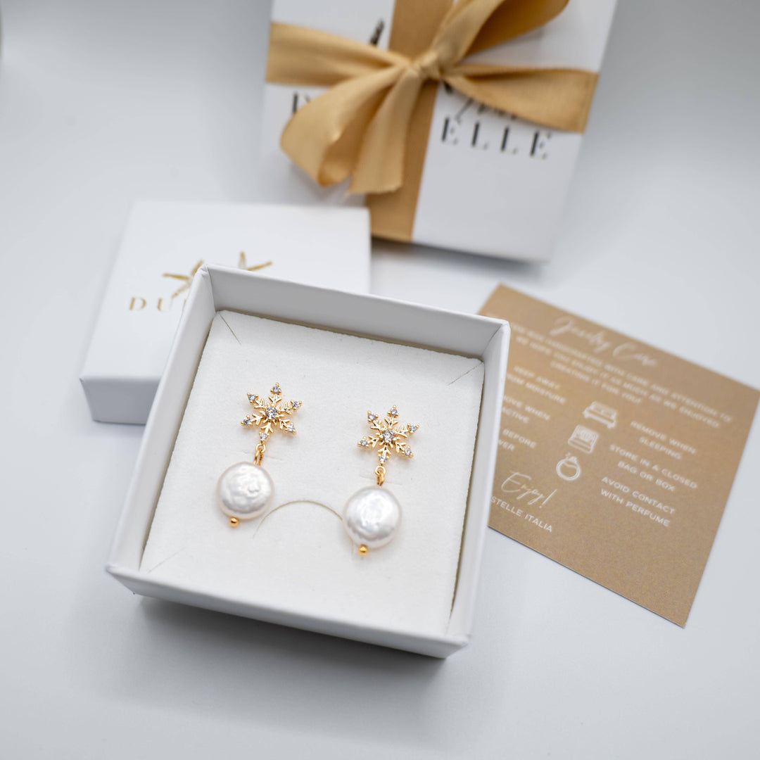 Neve earrings with 18 carat gold-plated cubic zirconia and freshwater pearls