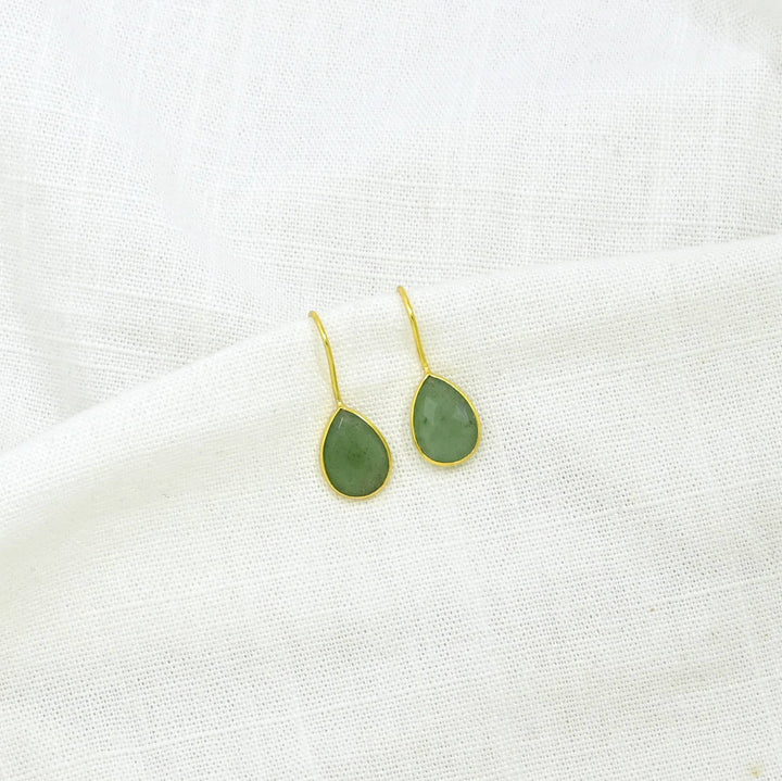 Teardrop green aventurine gold earring