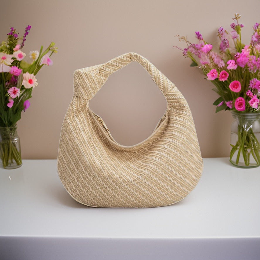 Melie Bianco Kleine Drew Henkeltasche in Natural Raffia