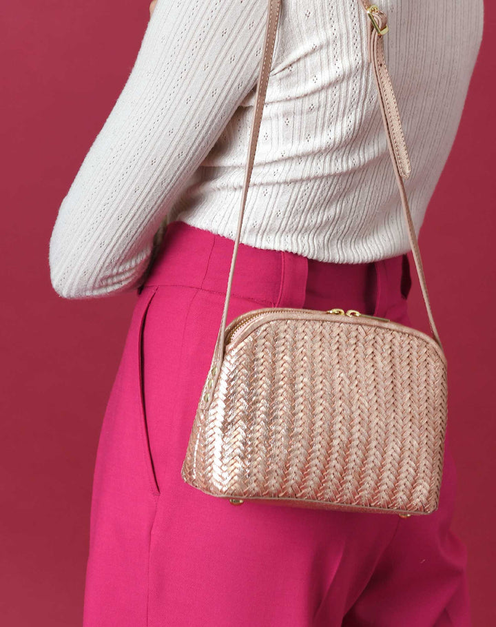 MIA braided leather handbag in rosé