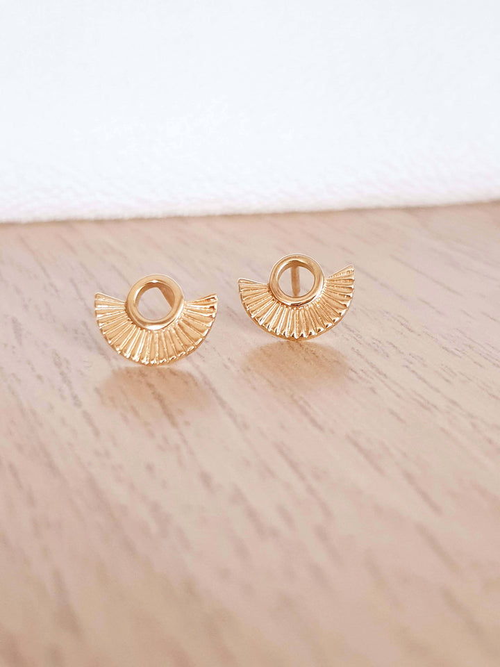 Gold-plated earrings with rays