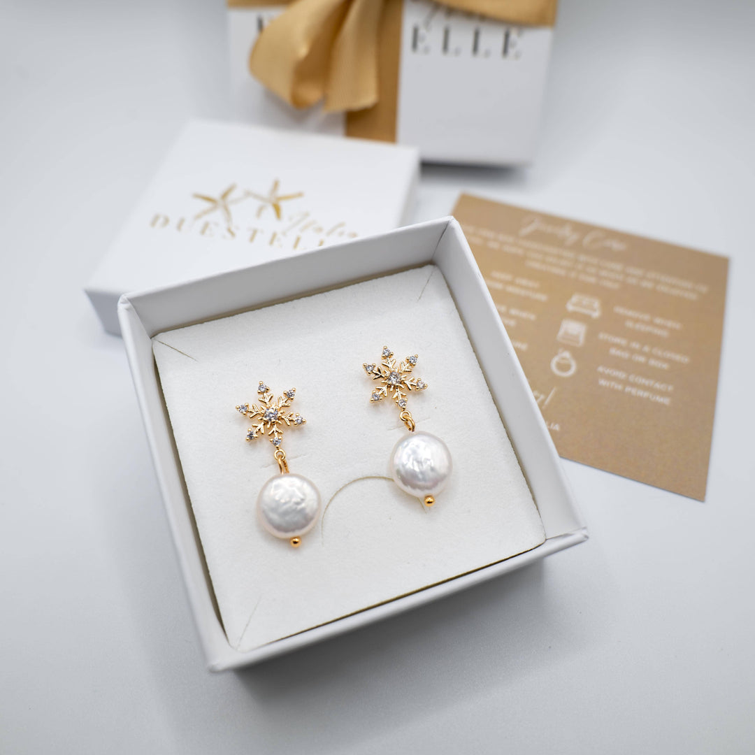 Neve earrings with 18 carat gold-plated cubic zirconia and freshwater pearls