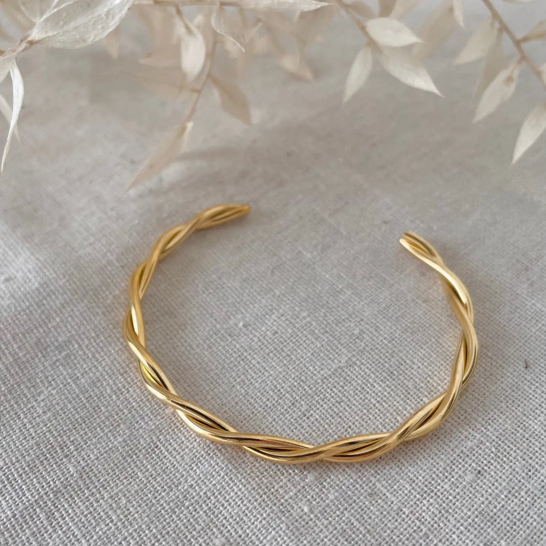 Everyday Gold Twist Bangle