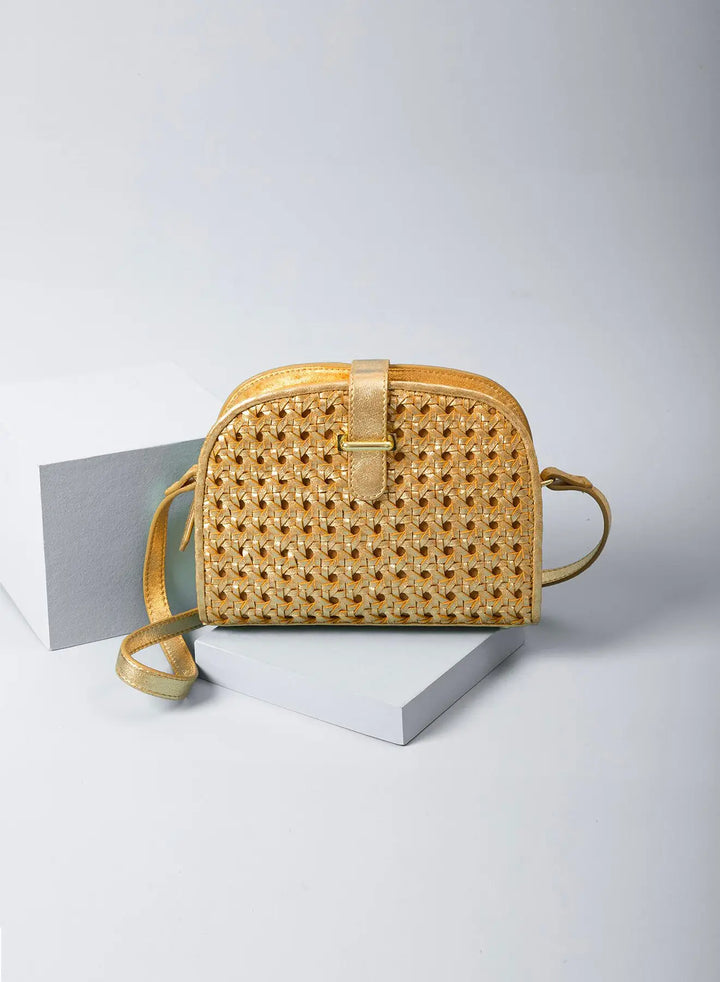 LÉO Gold braided leather handbag