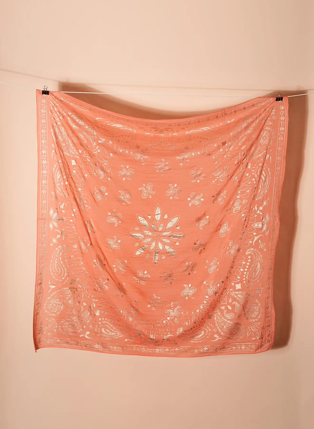 Stella scarf made with coral and gold