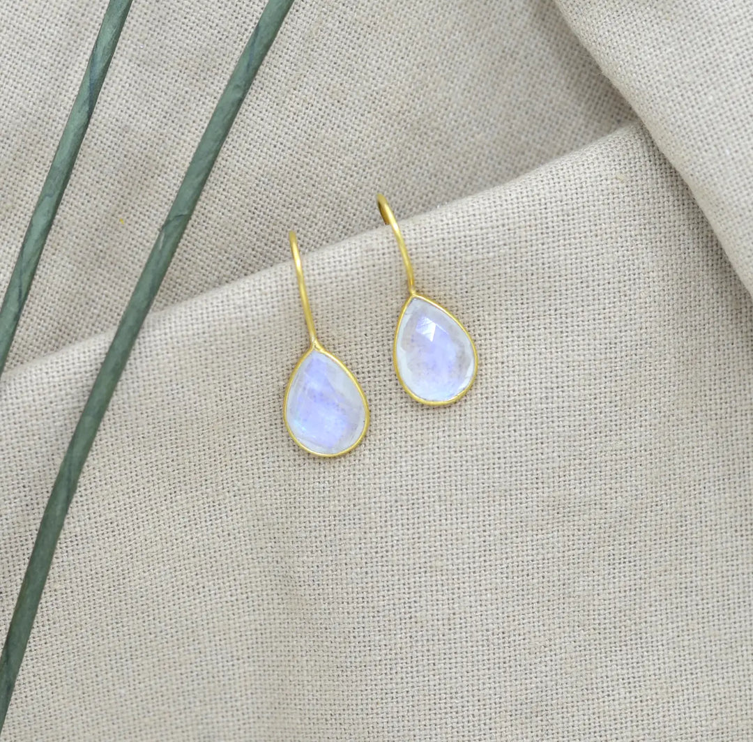 Teardrop rainbow moonstone gold earring